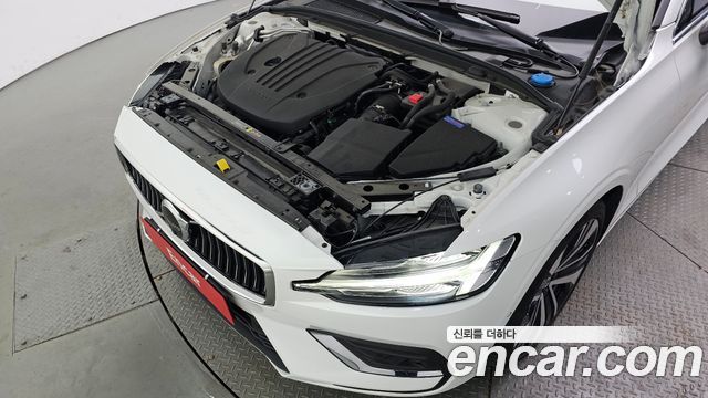 Volvo S60 (III) B5 Ultimate Bright 2024 — фото 6