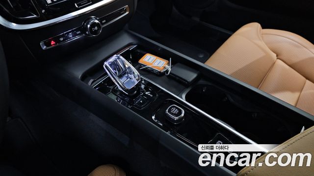 Volvo S60 (III) B5 Ultimate Bright 2024 — фото 9