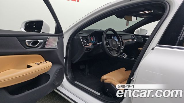 Volvo S60 (III) B5 Ultimate Bright 2024 — фото 10