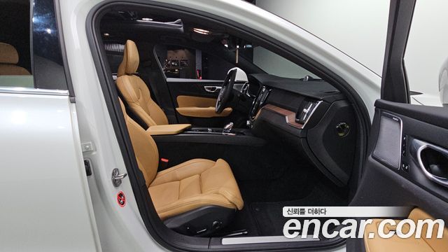 Volvo S60 (III) B5 Ultimate Bright 2024 — фото 12