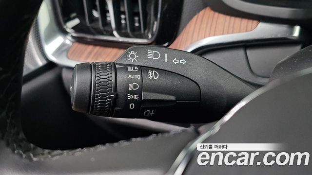 Volvo S60 (III) B5 Ultimate Bright 2024 — фото 14