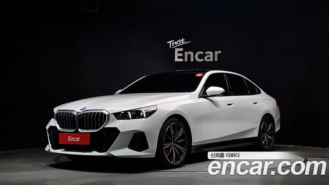 BMW 5 Series (G60) 530i xDrive M Sport 2026 — фото 1