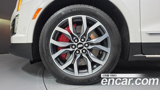 Cadillac XT5 3.6 Sport AWD 2022 — фото 5