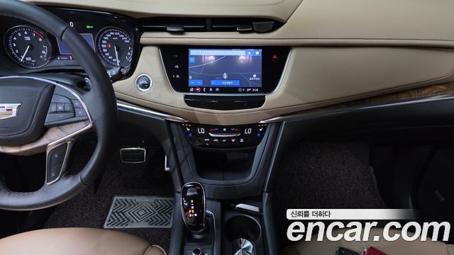 Cadillac XT5 3.6 Sport AWD 2022 — фото 13