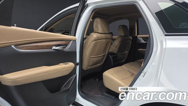 Cadillac XT5 3.6 Sport AWD 2022 — фото 15