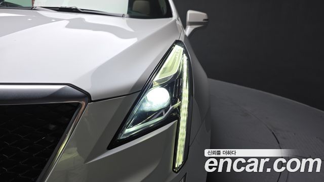 Cadillac XT5 3.6 Sport AWD 2022 — фото 22