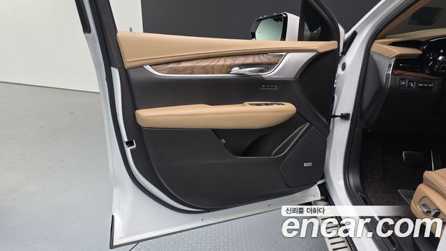 Cadillac XT5 3.6 Sport AWD 2022 — фото 24
