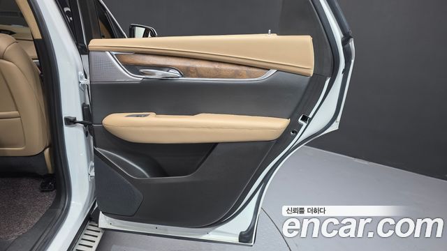 Cadillac XT5 3.6 Sport AWD 2022 — фото 25