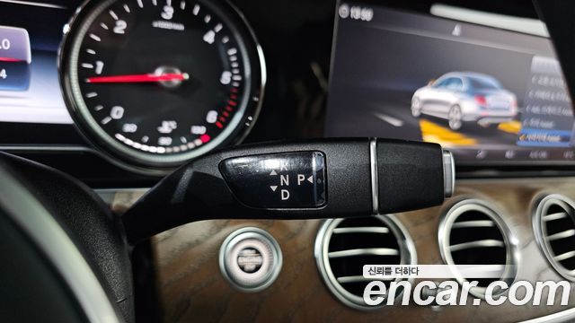 Mercedes-Benz E-Class (W213) E220d 4MATIC Exclusive 2019 — фото 9
