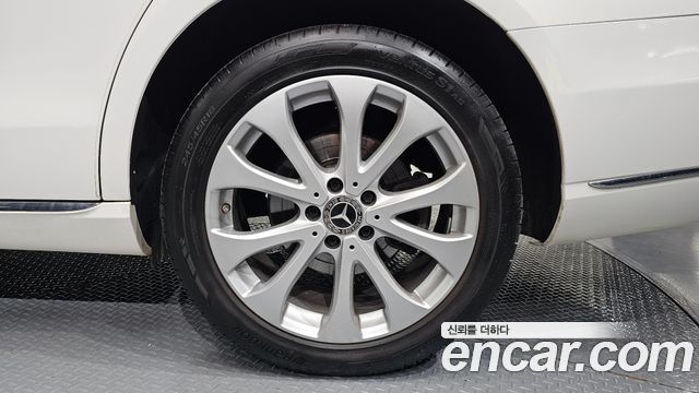 Mercedes-Benz E-Class (W213) E220d 4MATIC Exclusive 2019 — фото 21