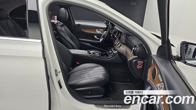 Mercedes-Benz E-Class (W213) E220d 4MATIC Exclusive 2019 — фото 26
