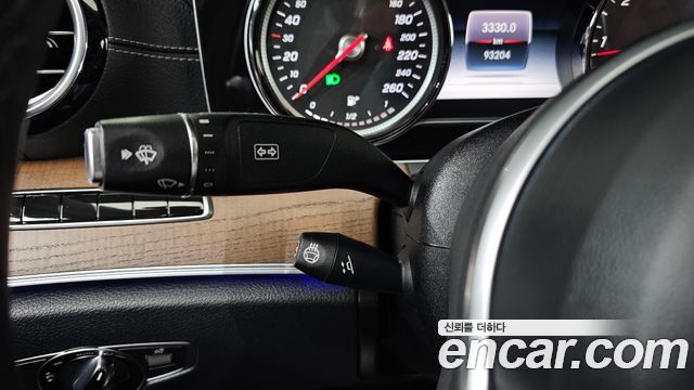 Mercedes-Benz E-Class (W213) E220d 4MATIC Exclusive 2019 — фото 27
