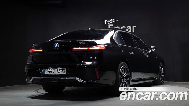 BMW 7 Series (G70) 740i xDrive M Sport 2025 — фото 2