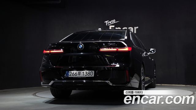 BMW 7 Series (G70) 740i xDrive M Sport 2025 — фото 4