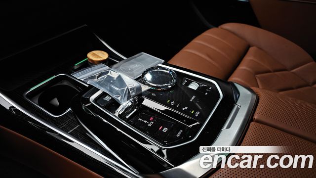BMW 7 Series (G70) 740i xDrive M Sport 2025 — фото 9