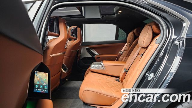 BMW 7 Series (G70) 740i xDrive M Sport 2025 — фото 12