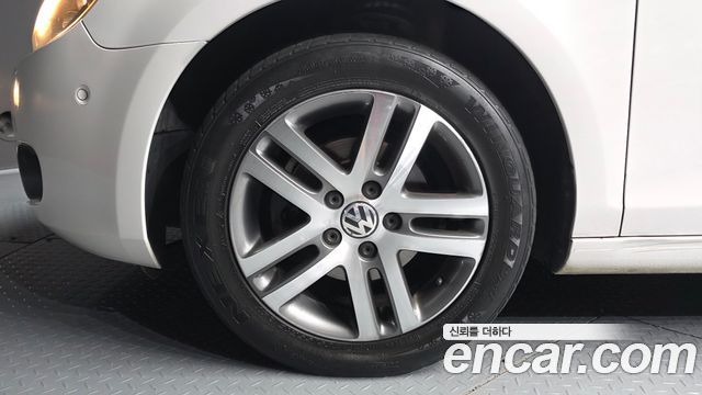 Volkswagen Golf (VI) 1.6 TDI Blue Motion 2012 — фото 5