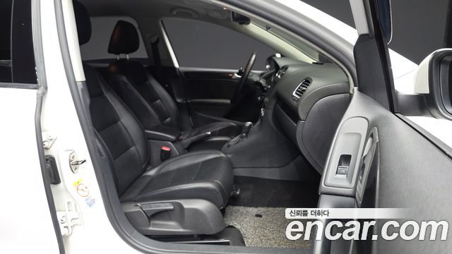 Volkswagen Golf (VI) 1.6 TDI Blue Motion 2012 — фото 11
