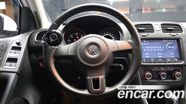 Volkswagen Golf (VI) 1.6 TDI Blue Motion 2012 — фото 13