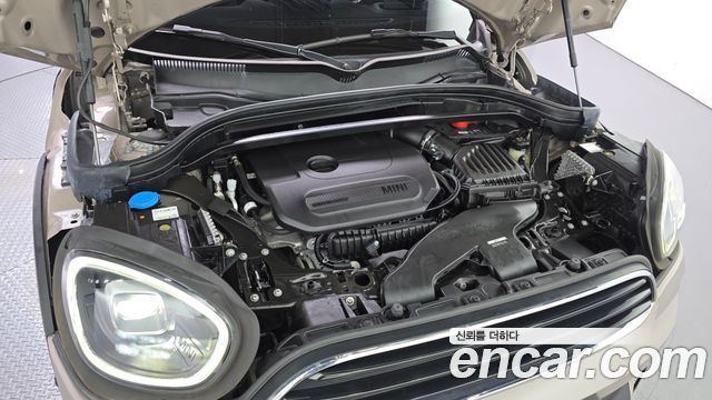 MINI Cooper Countryman Classic Plus Launch Pack 2nd Gen 2023 — фото 6