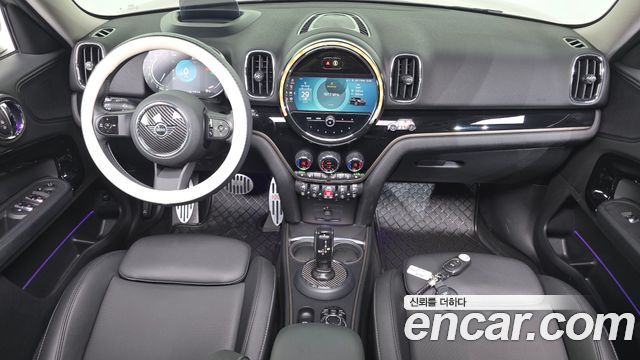 MINI Cooper Countryman Classic Plus Launch Pack 2nd Gen 2023 — фото 7