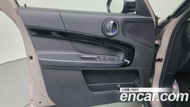 MINI Cooper Countryman Classic Plus Launch Pack 2nd Gen 2023 — фото 30