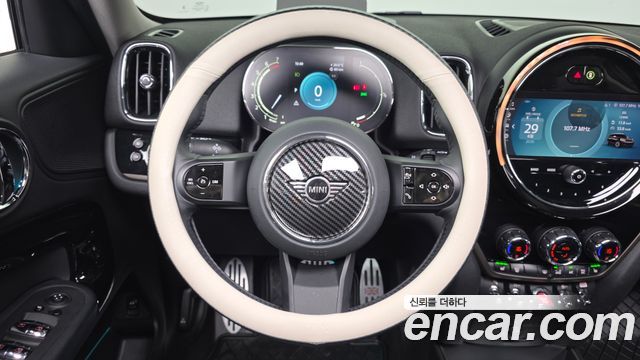 MINI Cooper Countryman Classic Plus Launch Pack 2nd Gen 2023 — фото 33