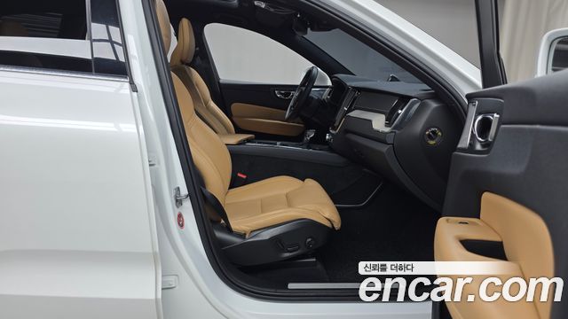 Volvo XC60 (II) T6 Inscription 2020 — фото 11