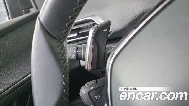 Peugeot 5008 (II) 1.2 Pure Tech Allure 2022 — фото 16