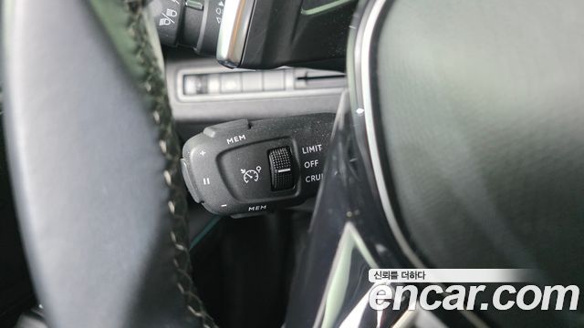 Peugeot 5008 (II) 1.2 Pure Tech Allure 2022 — фото 17