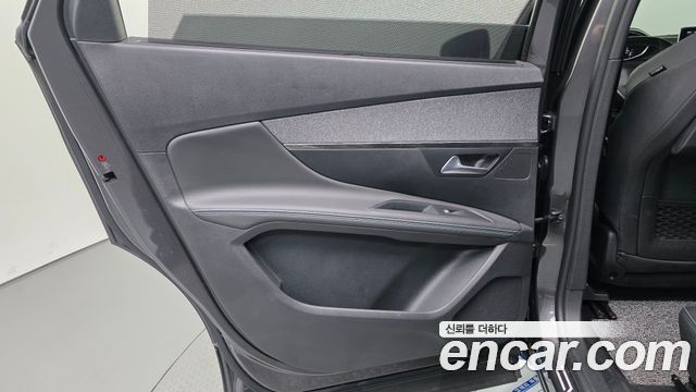 Peugeot 5008 (II) 1.2 Pure Tech Allure 2022 — фото 31