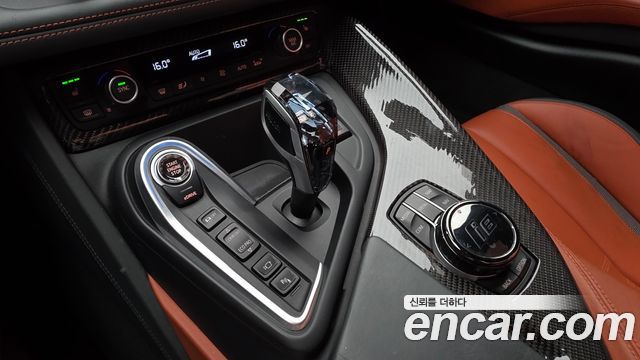 BMW i8 Roadster 2019 — фото 9
