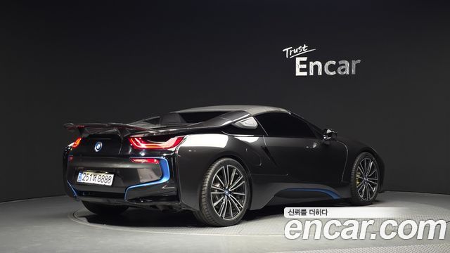 BMW i8 Roadster 2019 — фото 39