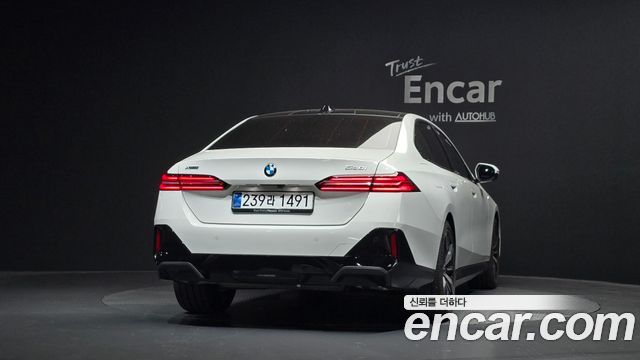BMW 5 Series (G60) 530i xDrive M Sport 2025 — фото 4