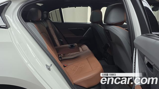 BMW 5 Series (G60) 530i xDrive M Sport 2025 — фото 15