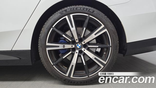 BMW 5 Series (G60) 530i xDrive M Sport 2025 — фото 27