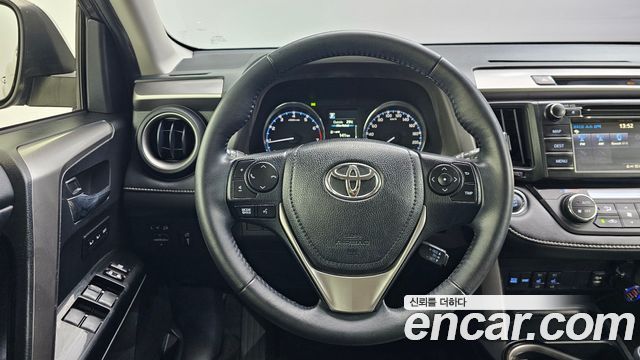 Toyota RAV4 2.5 2WD 4th 2017 — фото 13