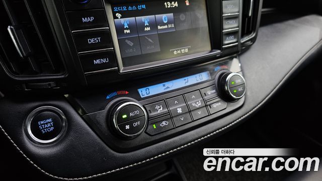 Toyota RAV4 2.5 2WD 4th 2017 — фото 16
