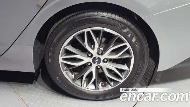 Kia K5 (III) 2.0 Prestige 2023 — фото 27