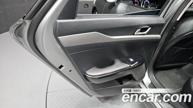 Kia K5 (III) 2.0 Prestige 2023 — фото 31