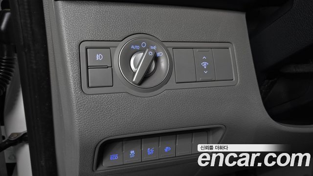 Hyundai Solati 15-seater standard 2025 — фото 14