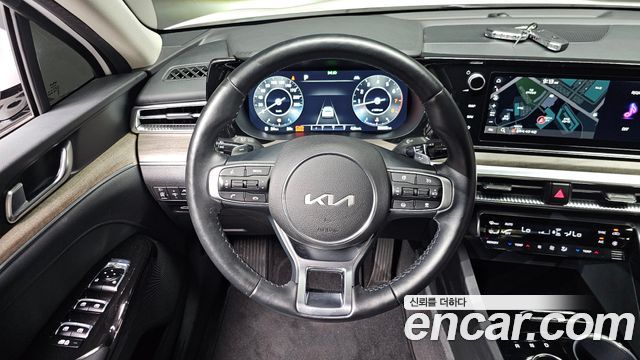Kia K5 (III) 2.0 Noblesse 2023 — фото 17