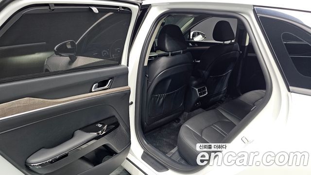 Kia K5 (III) 2.0 Noblesse 2023 — фото 21