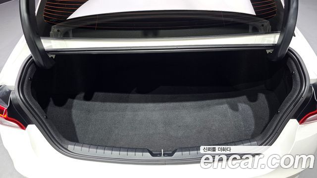 Kia K5 (III) 2.0 Noblesse 2023 — фото 24