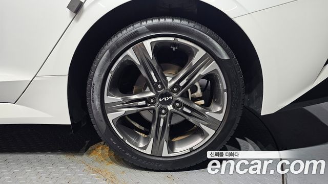Kia K5 (III) 2.0 Noblesse 2023 — фото 27