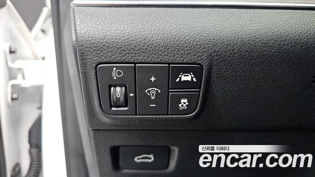 Kia K5 (III) 2.0 Noblesse 2023 — фото 37