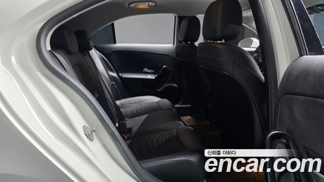 Mercedes-Benz A-Class (W177) A220 Sedan 2020 — фото 11