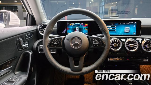 Mercedes-Benz A-Class (W177) A220 Sedan 2020 — фото 14