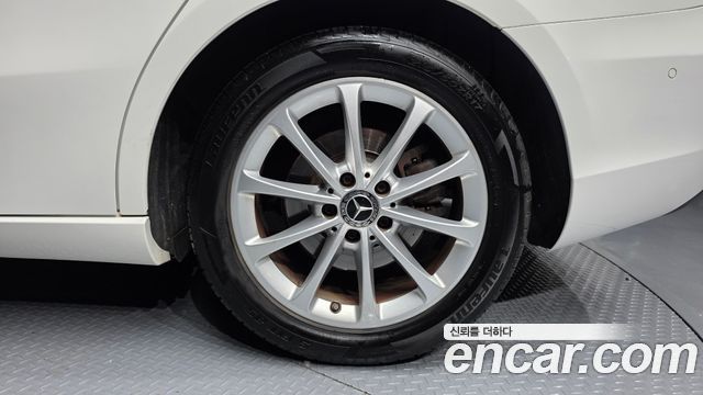 Mercedes-Benz A-Class (W177) A220 Sedan 2020 — фото 21