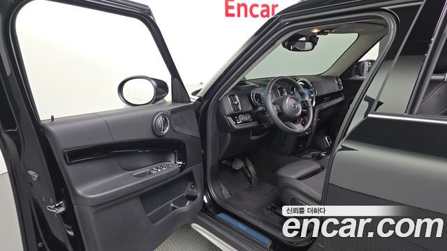 MINI Cooper Countryman Classic Plus Launch Pack 2nd Gen 2023 — фото 15
